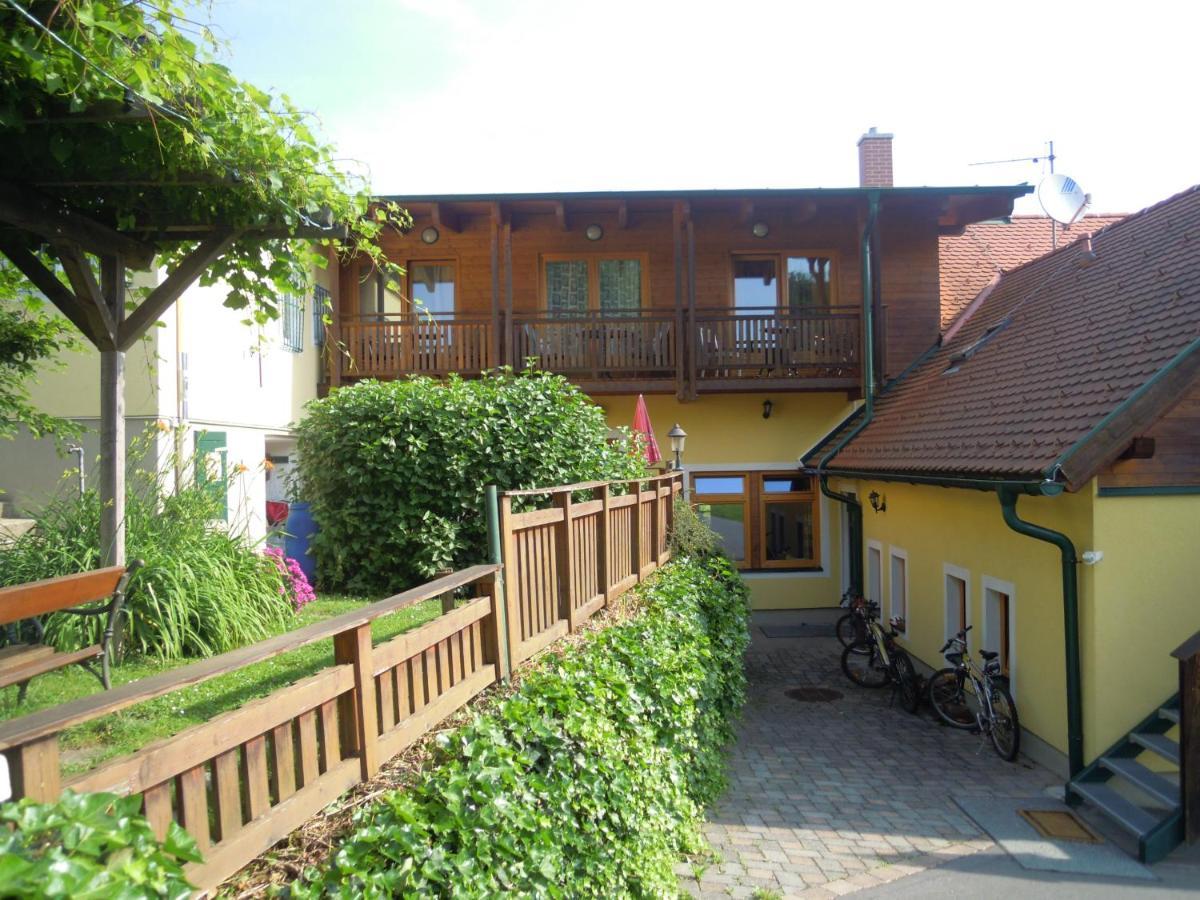 Ferienappartments Landhaus Fuehldichwohl Fehring Bagian luar foto