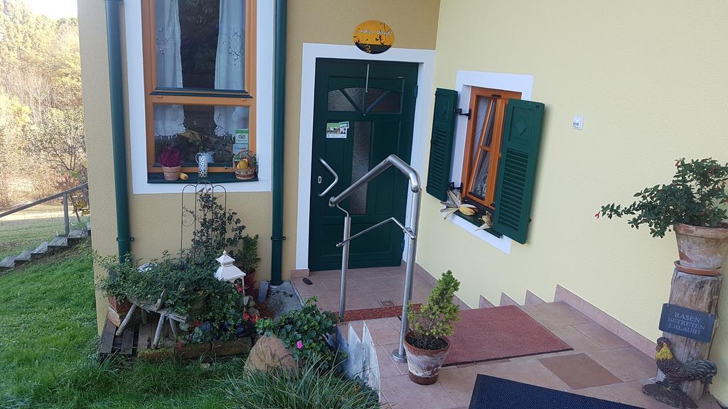 Ferienappartments Landhaus Fuehldichwohl Fehring Bagian luar foto